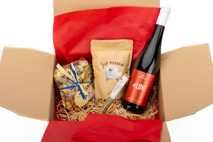 Geschenkbox Hochzeit Big Love mit Wein, Pasta und viel Liebe - ooobox