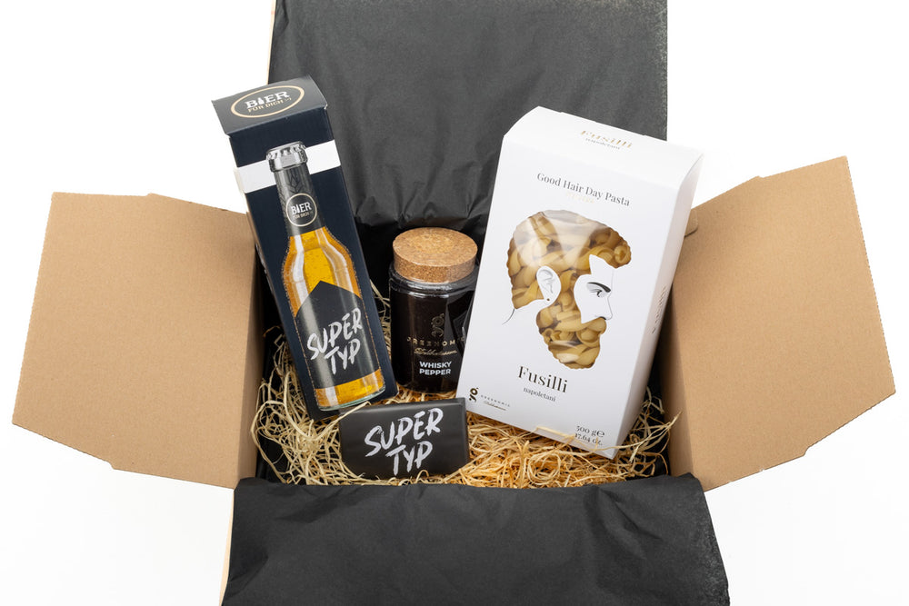 Geschenkbox Supertyp mit Bier, Schokolade und anderen coolen Gadgets - ooobox