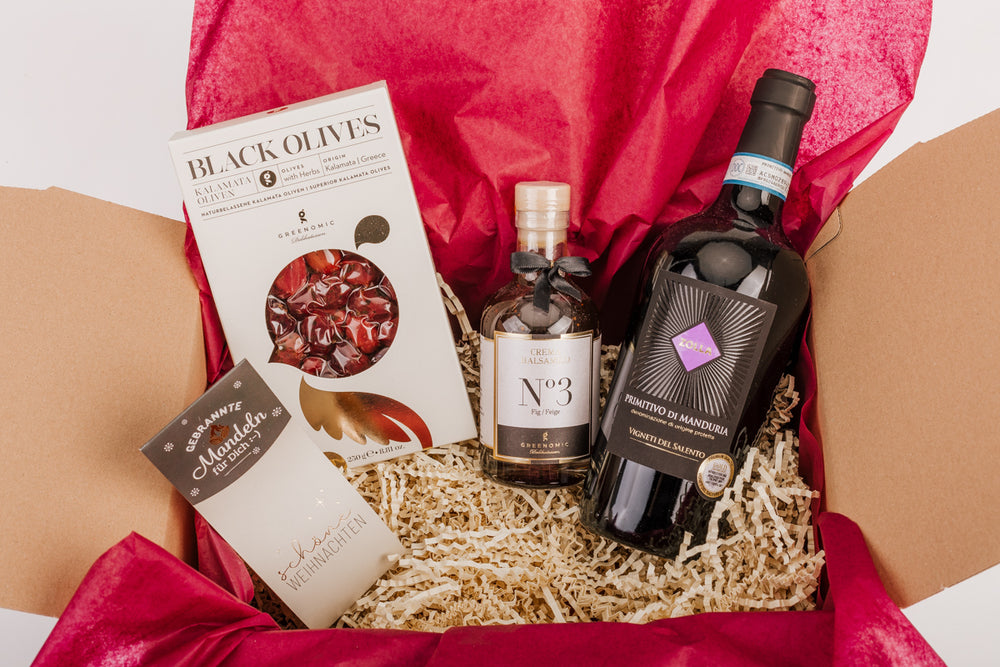 Weihnachts-Geschenkbox "Schöne Weihnachten" mit Wein & Delikatessen - ooobox