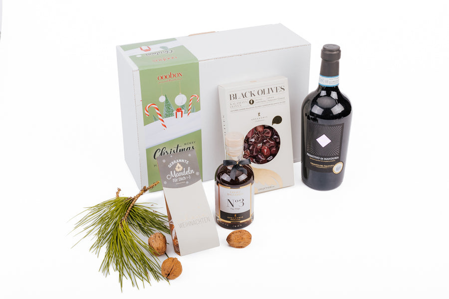 Weihnachts-Geschenkbox "Schöne Weihnachten" mit Wein & Delikatessen - ooobox