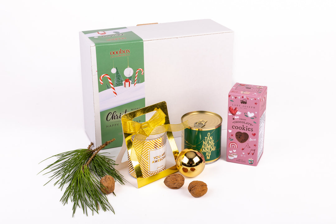 Weihnachts-Geschenkbox "Sweet xmas" (alkoholfrei) mit Kuchen, Kerze und Sweets - ooobox