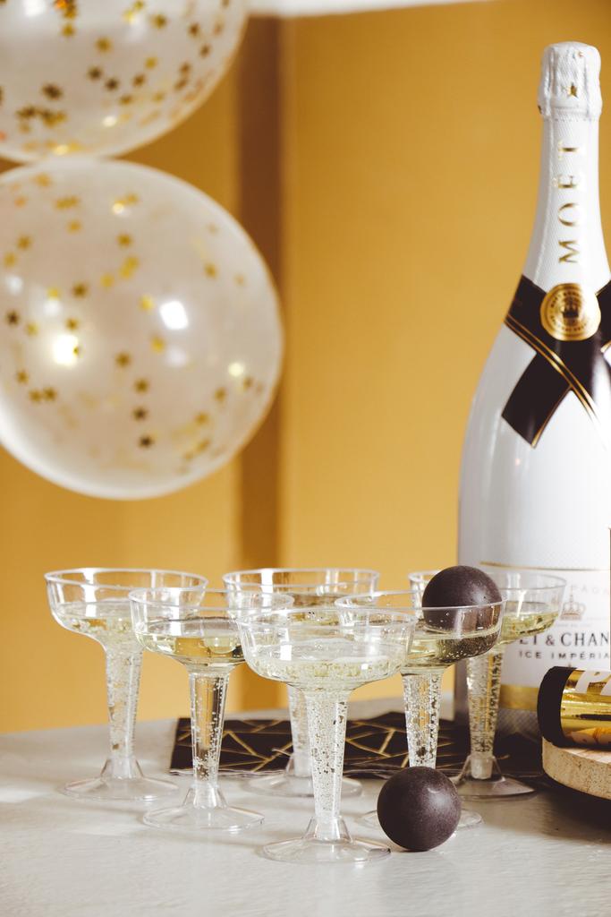 Prosecco Pong Spiel Sekt - ooobox