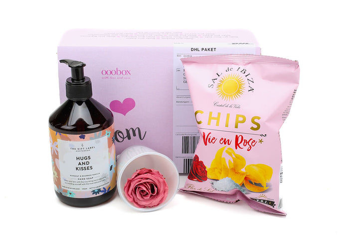 Geschenkbox Hugs and kisses für alle Mamas, Freundinnen und Lieblingsmenschen - ooobox