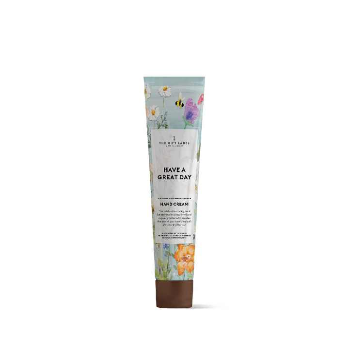 Geburtstagsbox für Frauen mit Kuchen, Amaretti, Handcreme & Grußkarte – „Happy Birthday mein Schatz“