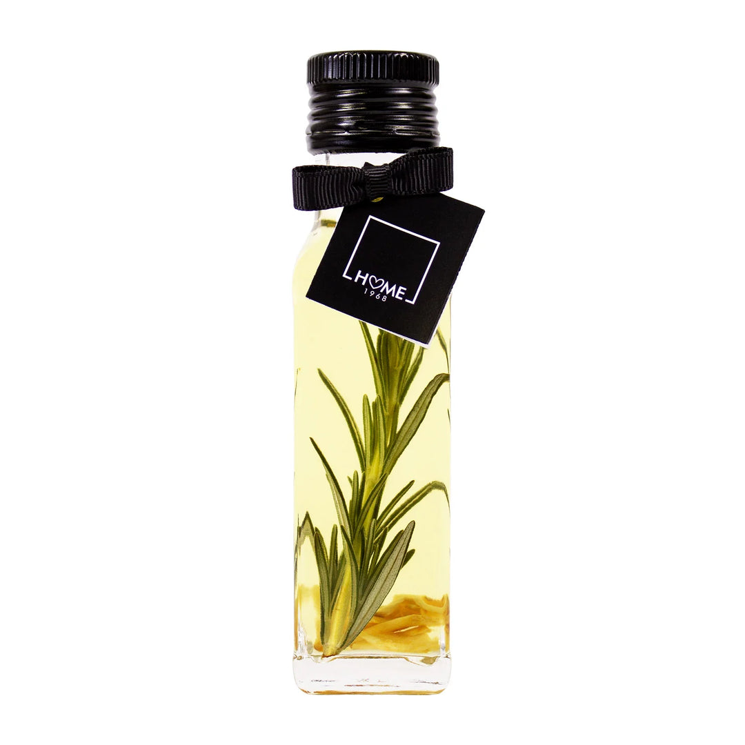 Kräuter-Öl mit Rosmarin und Knoblauch
