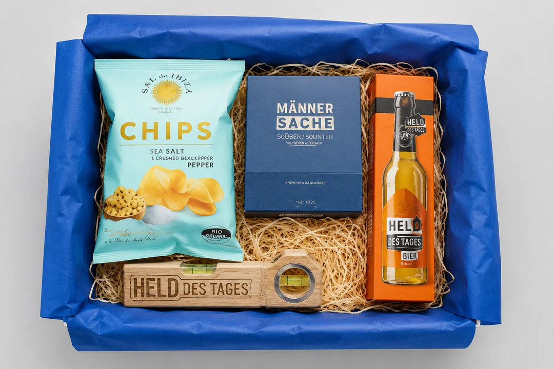 Geschenkbox Männer-Geburtstag mit Bier, Snacks & lustigen Accessoires