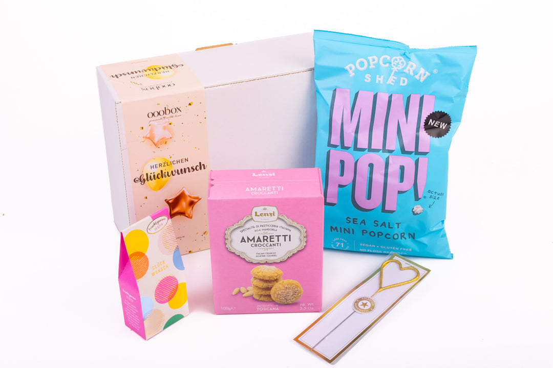 Geschenkbox Happy Birthday to you mit Popcorn, Keksen und Wunderkerze