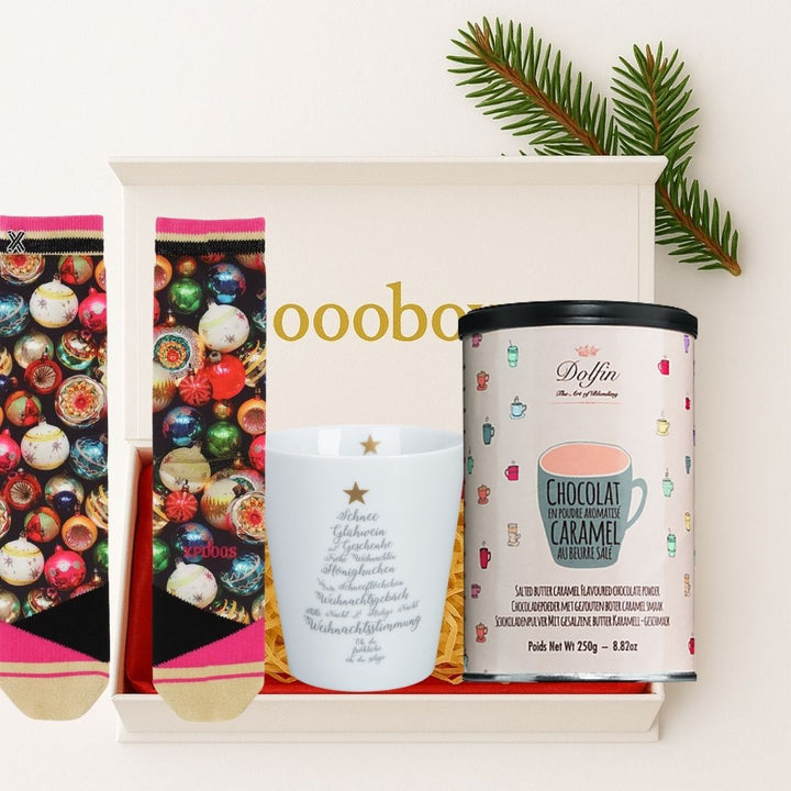🎄 Cozy Christmas Geschenkbox – private & geschäftliche Geschenkidee mit weihnachtlichen Socken, Dolfin Kakao & Becher