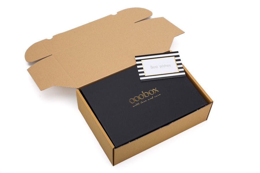 Schwarze Magnetbox mit Umkarton